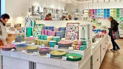 实体店大关门,他却靠10元店逆袭
